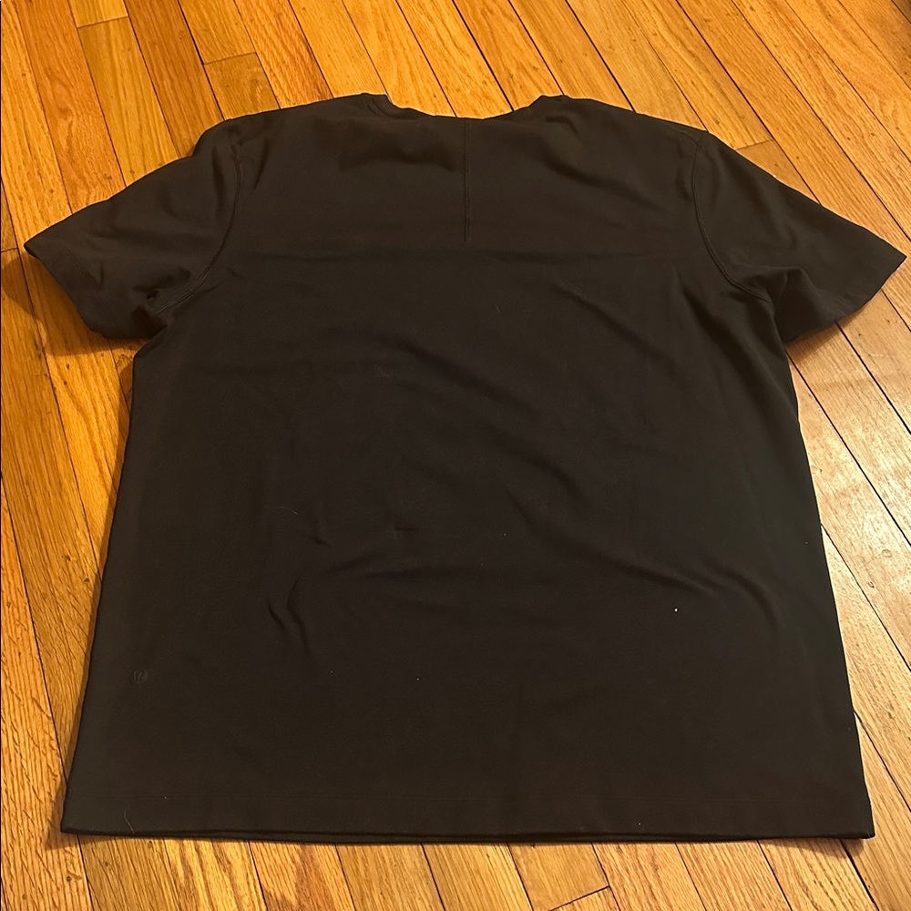 Lululemon Men’s T - Black Size Large - Picture 4 of 4